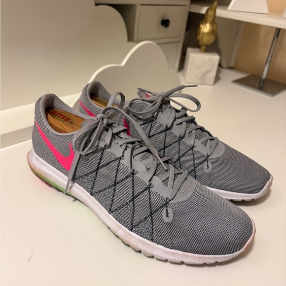 Nike Flex Fury 2 Womens Sz 12
Gray Pink Green Running Training
Athletic Shoes - Picture 1 of 12